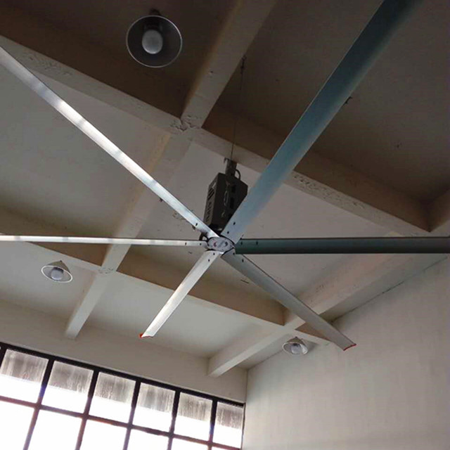 Потолочный вентилятор воздуха переменной частоты большой, проветривает крутой современный промышленный потолочный вентилятор